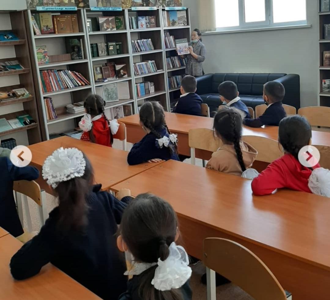 1"Ә"сыныбын кітапханамен таныстыру сәтінен.Піл туралы ертегі оқып, қызықты деректермен таныстырып өттік.Кітапты насихаттау кітапханашылардың басты міндеті.Оқырмандарымыз дән риза.
